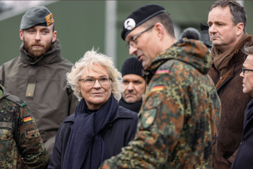 Obuzierele germane de tip Panzerhaubitze 2000 vor putea fi în curând utilizate în războiul din Ucraina, anunţă ministrul german al Apărării  