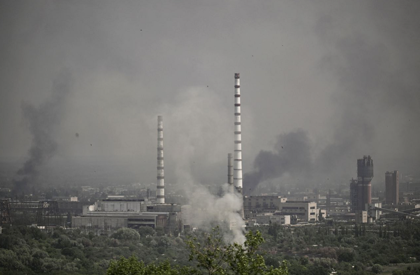 O evacuare a uzinei chimice Azot, la Sievierodoneţk, imposibilă fără un ”armistiţiu complet”, afrmă guvernatorul regiunii ucrainene Lugansk, Serghii Gaidai