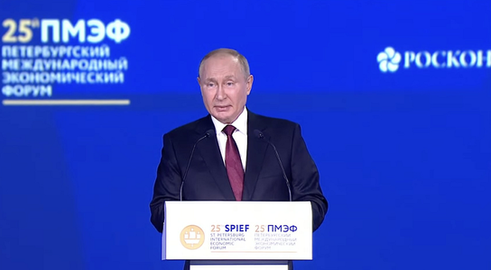 Putin, nevoit să-şi amâne cu o oră discursul la Forumul Economic Internaţional de la Sankt Petersburg, din cauza unui  atac cibernetic, anunţă Kremlinul