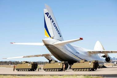 Australia a trimis patru dintre cele paisprezece transportatoare blindate de tip M113AS4 promise în Ucraina