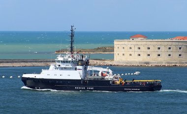 Ucraina revendică primul succes cu rachetele antinavă Harpoon donate de Occident: Ţinta atacului a fost remorcherul naval rus Spasatel Vasili Bekh, care transporta arme şi personal pe Insula Şerpilor, anunţă Londra