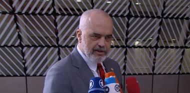 Ucraina ”să nu-şi facă iluzii” cu privire la candidatura sa la Uniunea Europeană, avertizează ironic premierul albanez Edi Rama