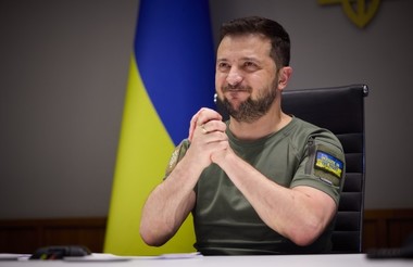 Volodimir Zelenski, după acceptarea candidaturii ţării sale la UE: Steagurile ucrainene şi europene vor fi împreună când ne vom reconstrui statul  / Mesaj către fiecare stat UE şi către România: Mulţumesc, domnule preşedinte Klaus!