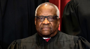 Judecătorul Clarence Thomas de la Curtea Supremă a SUA alimentează temeri cu privire la anularea căsătoriei între persoane de acelaşi sex, o ţintă proritară a dreptei religioase; el vrea revizuirea a trei jurisprudenţe privind viaţa privată
