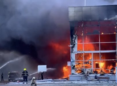 UPDATE- Cel puţin zece morţi şi patruzeci de răniţi, în atacul cu rachete ruseşti asupra unui centru comercial din Kremenciuk. Peste o mie de persoane se aflau înăuntru  - VIDEO 