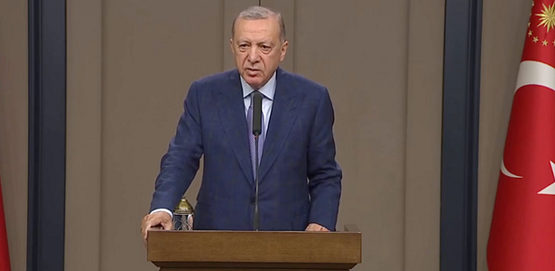 Erdogan anunţă, înainte să plece la summitul NATO, o posibilă întâlnire cu Biden marţi seara sau miercuri dimineaţa la Madrid