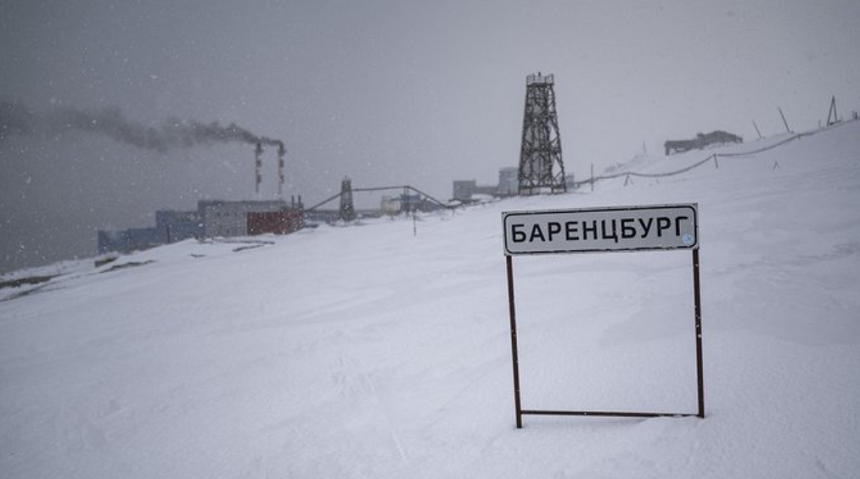Rusia acuză Norvegia de blocarea tranzitului mărfurilor destinate ruşilor instalaţi în Svalbard, considerat ”călcâiul lui Ahile al NATO în Arctica”, şi ameninţă cu represalii, după ce Oslo a pus în aplicare sancţiunile impuse Moscovei din cauza invaziei Ucrainei