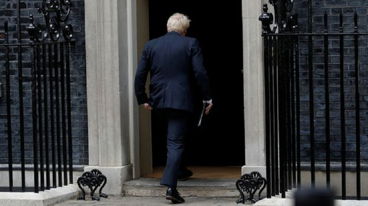 UPDATE-Premierul irlandez Michael Martin vede în demisia lui Johnson o ”oportunitate” a unor relaţii mai bune cu Londra