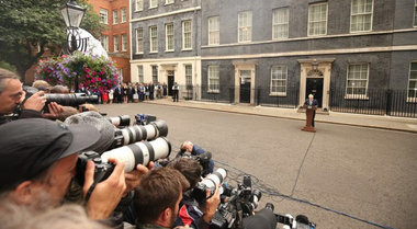 Boris Johnson trebuie să plece imediat de la putere, îndeamnă fostul premier John Major într-o scrisoare adresată ”Comitetului 1922” şi propune ca interimatul să fie asigurat de către Dominic Raab