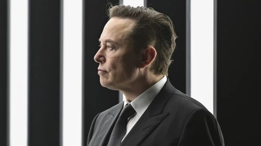 Elon Musk, dat în judecată de Twitter, care vrea să-l oblige să cumpere platforma de socializare