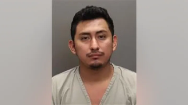 Un bărbat a fost pus sub acuzare pentru violarea fetiţei de zece ani care a rămas însărcinată şi a fost nevoită să meargă din Ohio în Indiana pentru a face întrerupere de sarcină 