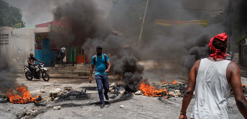Cel puţin 89 de persoane ucise în confruntări sângeroase între ganguri la Port-au-Prince, care se afundă în violenţă 