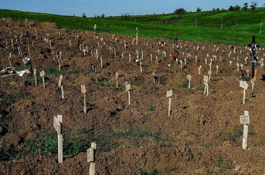 Creştere puternică a numărului înmormântărilor în zone ocupate de Rusia în Ucraina