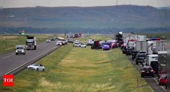 Cel puţin cinci persoane au murit după un accident în lanţ, în Montana