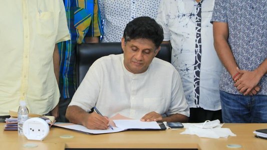 Alegeri prezidenţiale în Sri Lanka: Liderul opoziţiei Sajith Premadasa îşi retrage candidatura 