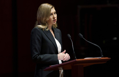 Olena Zelenska cere, într-un discurs în Congres, sisteme suplimentare de apărare antiaeirană şi le arată congresmenilor imagini de la carnagii şi cu copii ucişi şi mutilaţi în Războiul rus din Ucraina