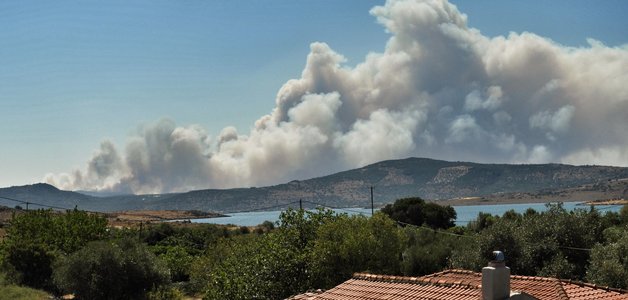 Incendiu pe insula Lesbos. Turişti şi localnici au fost evacuaţi - VIDEO