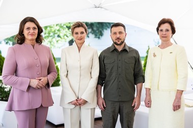 120 de milioane de grivne pentru vehicule de ambulanţă au fost strânse în urma Summit-ului primelor Doamne şi Domni, desfăşurat la iniţiativa primei doamne a Ucrainei, Olena Zelenska
