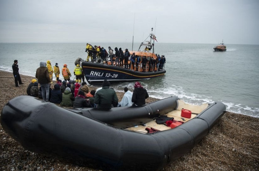 Turcia acuză Grecia că a împins o barcă cu migranţi din apele teritoriale greceşti înapoi în apele turceşti
