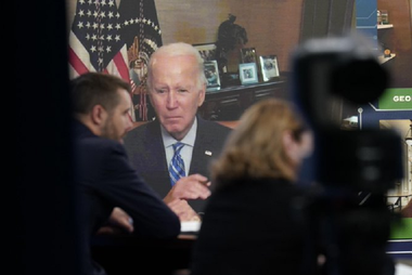 Biden denunţă lipsa de acţiune a lui Trump în timpul luării cu asalt a Capitoliului, un ”infern demn de Evul Mediu”