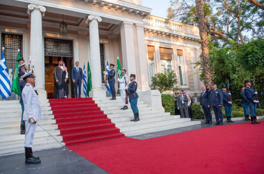 Prinţul moştenitor saudit Mohamed bin Salman efectuează primul turneu în Europa, în Grecia şi Franţa, de la asasinarea lui Jamal Khashoggi