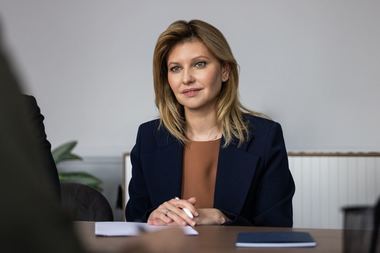 Olena Zelenska anunţă că s-au strâns peste 5,3 milioane de euro pentru cumpărarea de ambulanţe, în urma Summit-ului Primelor Doamne şi Domnilor