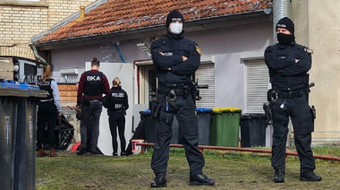 Un simpatizant german al ”Division Atomwaffen” din SUA, Marvin E., judecat cu privire la pregătirea unor atentate neonaziste care să declanşeze ”un război al raselor” în Germania