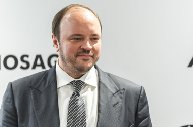 SUA anunţă o nouă salvă de sancţiuni vizând oligarhi ruşi; Andrei Guriev, proprietarul conacului Witanhurst, a doua cea mai mare proprietate privată din Londra după Palatul Buckingham, Viktor Raşnikov, principalul acţionar al Magnitogorsk şi Alina Kabaeva, vizaţi