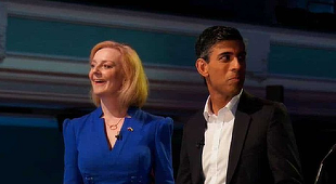Liz Truss primeşte o nouă susţinere ”grea” în cursa la numărul 10 pe Downing Street, a cincea a unui fost candidat, din partea lui Sajid Javid. Ea îl devansează pe Rishi Sunak cu 32 de puncte procentuale, potrivit unui nou studiu 
