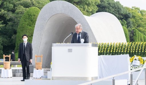 Clopotele au bătut sâmbătă la Hiroshima, când oraşul a marcat 77 de ani de la primul bombardament atomic din lume / Secretarul general al ONU, prezent la ceremonii
