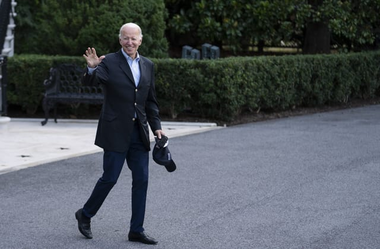 Joe Biden a părăsit Casa Albă pentru prima dată după mai mult de două săptămâni. El a plecat duminică la casa de vacanţă din Delaware