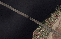 Ucraina atacă din nou Podul Antonovski, considerat strategic, la periferia oraşului Herson