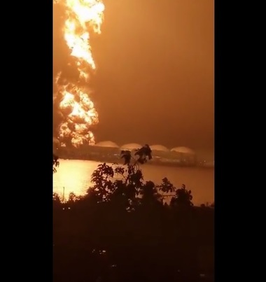 Cuba - Incendiul la depozitul de petrol, încă necotrolat după trei zile. Bilanţul: 4.000 de evacuaţi, 125 răniţi, un pompier decedat