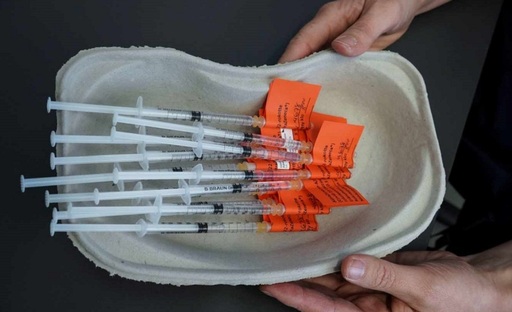 Un vaccin anticovid împotriva subvariantelor omicron BA.4/5 al alianţei Pfizer/BioNTech urmează să fie aprobat în toamnă, anunţă EMA 