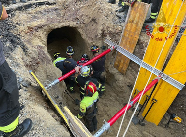 Un presupus spărgător, îngropat opt ore într-un tunel către o bancă, la Roma, pe care voia s-o spargă de Sfânta Maria