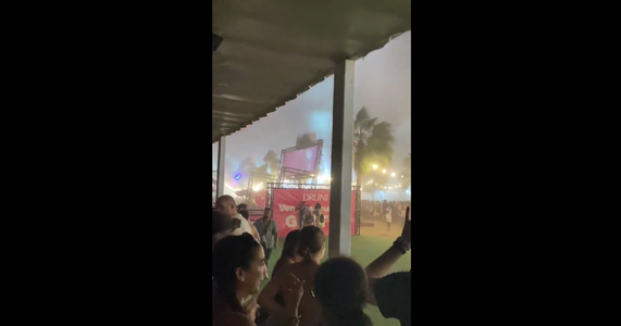 Cel puţin un mort şi şaptesprezece răniţi la un festival de muzică electronică din Spania, după ce scena s-a prăbuşit din cauza vântului puternic