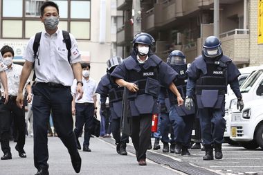 Japonia: Un poliţist băut a adormit pe stradă şi a pierdut documente care conţin datele a 400 de persoane anchetate penal 