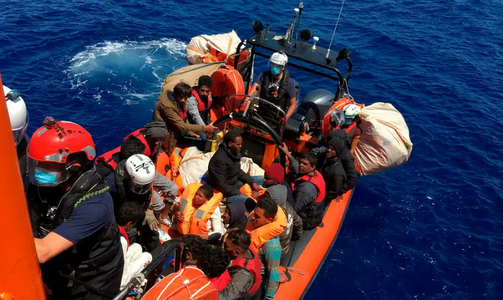 Trei morţi şi 45 de supravieţuitori, aproape toţi migranţi marocani, salvaţi în largul Insulelor Canare