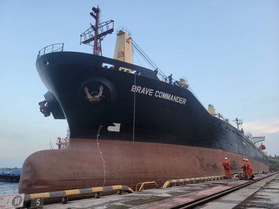 Prima navă care transportă ajutor alimentar umanitar în Africa a părăsit portul ucrainean Pivdennii