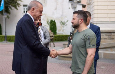 Zelenski salută vizita lui Erdogan la Liov drept un ”mesaj puternic de susţinere” a Ucrainei împotriva invaziei ruse