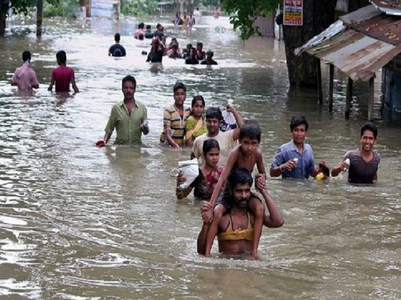 Cel puţin 15 morţi în nordul Indiei, la poalele Himalayei, în inundaţii şi alenecări de teren