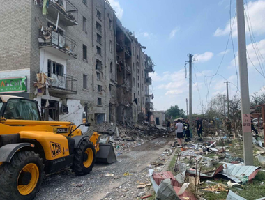 Nouă răniţi, inclusiv patru copii, într-un bombardament rus la Voznesensk, în apropierea unei centrale nucleare, în regiunea Mîkolaiv; armata ucraineană anunţă că a doborât lângă Dnipro patru rachete de tip Kalibr lansate de la Marea Neagră