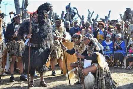 Noul rege al poporului Zulu, încoronat în Africa de Sud. Misuzulu ka Zwelithini are 47 de ani, două soţii şi patru copii