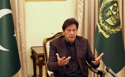 Pakistan: Fostul premier Imran Khan, acuzat de ameninţări la adresa poliţiei şi justiţiei