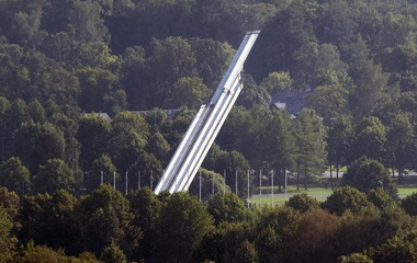 Letonia a dărâmat un monument de 79 de metri ridicat în timpul erei sovietice, cu scopul de ”a întoarce o altă pagină dureroasă a istoriei” - VIDEO 
