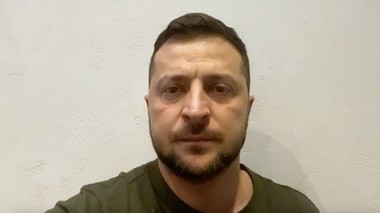 Zelenski: Situaţia la Zaporojie rămâne foarte riscantă şi periculoasă. Orice deconectare a centralei de la reţea, orice acţiune a Rusiei care ar putea declanşa oprirea reactoarelor, va plasa din nou centrala la un pas de dezastru