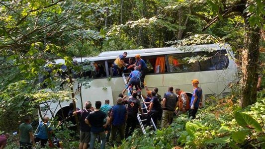 Accident grav de autocar în Turcia: Cinci persoane au murit, alte 36 au fost rănite – VIDEO