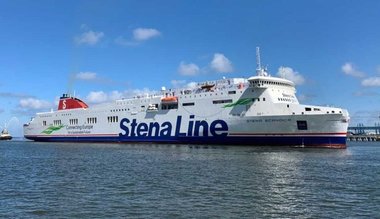 Un feribot cu 300 de persoane la bord a luat foc în largul coastei suedeze 