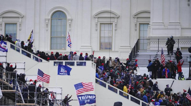Peste 40% dintre americani cred că un război civil este probabil să izbucnească în următorii zece ani, potrivit unui nou sondaj al YouGov şi The Economist