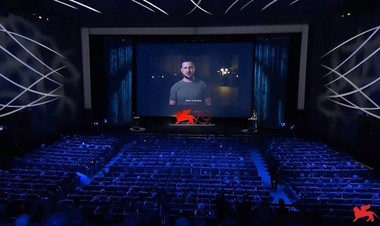 UPDATE - Zelenski, către participanţii la Festivalul de Film de la Veneţia: Rusia vrea ca lumea să facă trei greşeli -  să se obişnuiască cu războiul, să tolereze războiul şi să uite de război; această intenţie nu ar trebui să reuşească niciodată - VIDEO